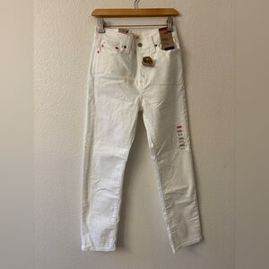 NWT Levis Womens Wedgie Straight Leg Jeans High Rise Denim Cropped White Size 28